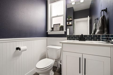 Tiny photo for 61394 Coachman Way, Bend, OR 97702 (MLS # 220213071)