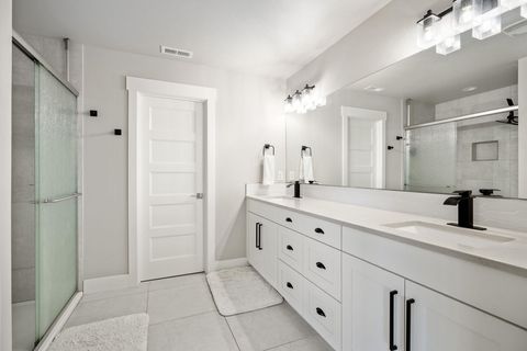 Tiny photo for 61394 Coachman Way, Bend, OR 97702 (MLS # 220213071)