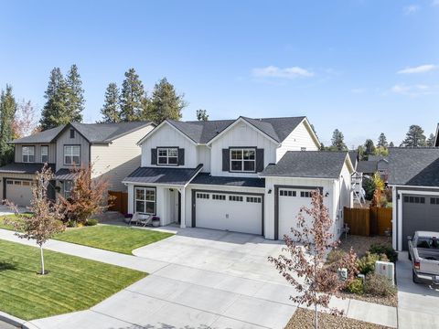 Tiny photo for 61394 Coachman Way, Bend, OR 97702 (MLS # 220213071)