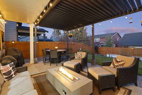 Tiny photo for 61394 Coachman Way, Bend, OR 97702 (MLS # 220213071)