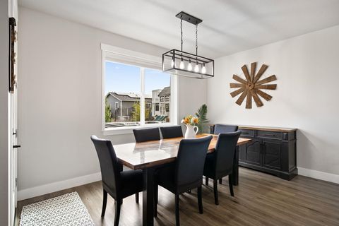 Tiny photo for 61394 Coachman Way, Bend, OR 97702 (MLS # 220213071)