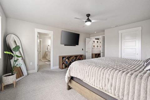 Tiny photo for 61394 Coachman Way, Bend, OR 97702 (MLS # 220213071)