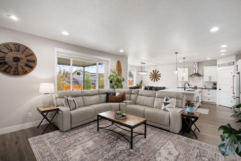 Tiny photo for 61394 Coachman Way, Bend, OR 97702 (MLS # 220213071)