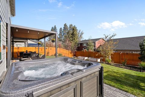 Tiny photo for 61394 Coachman Way, Bend, OR 97702 (MLS # 220213071)