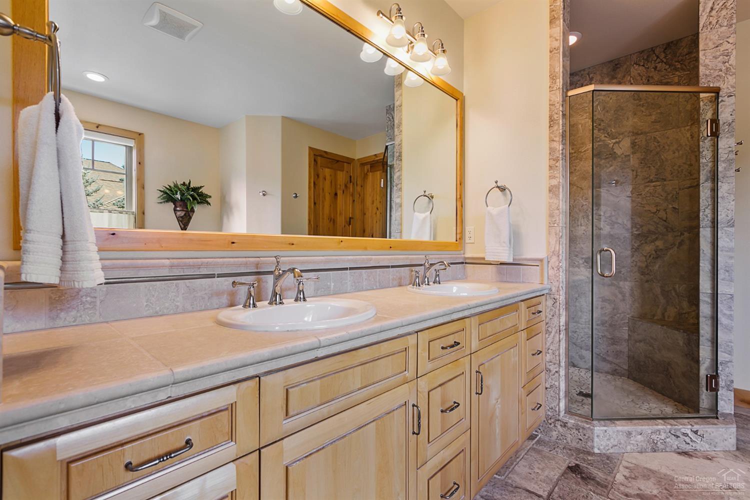 Skyliner Summit - Residential