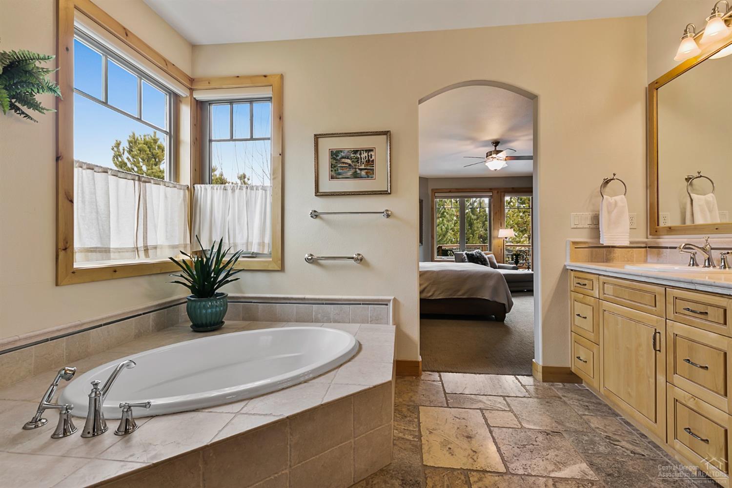 Skyliner Summit - Residential