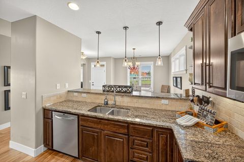 Tiny photo for 526 Stone Pointe Drive, Central Point, OR 97502 (MLS # 220211209)