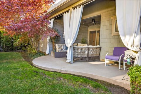 Tiny photo for 526 Stone Pointe Drive, Central Point, OR 97502 (MLS # 220211209)