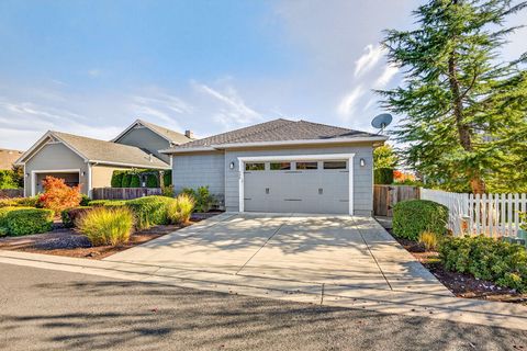 Tiny photo for 526 Stone Pointe Drive, Central Point, OR 97502 (MLS # 220211209)