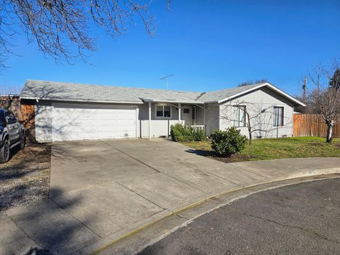 Photo of 1973 Orinda Circle, Medford, OR 97504 (MLS # 220213966)