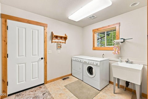 Tiny photo for 52216 Moose Road, La Pine, OR 97739 (MLS # 220228191)