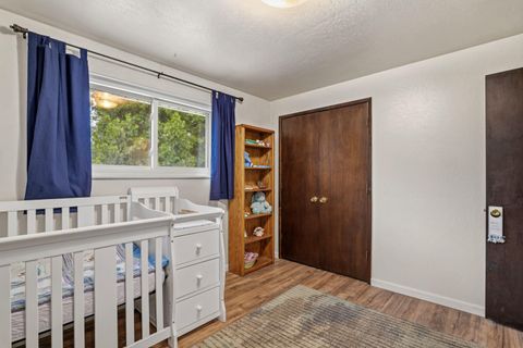 Tiny photo for 7680 Upper Applegate Rd, Jacksonville, OR 97530 (MLS # 220220067)