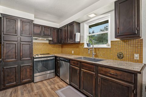 Tiny photo for 7680 Upper Applegate Rd, Jacksonville, OR 97530 (MLS # 220220067)