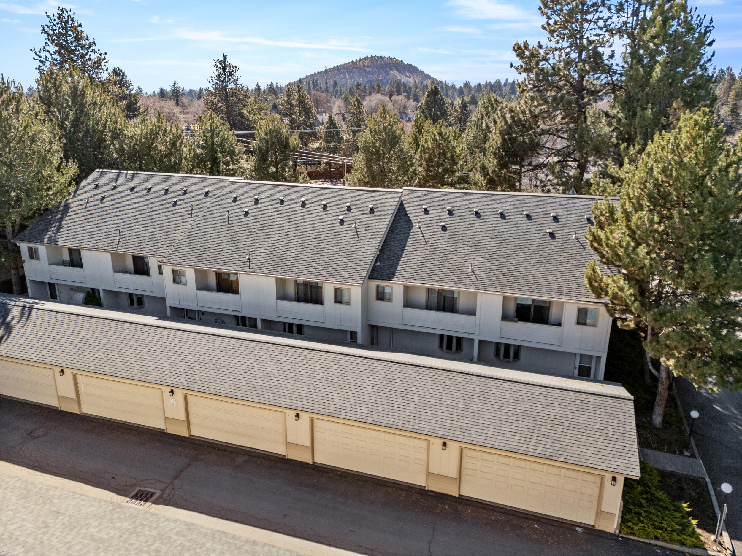1050 NE Butler Market Road APT 2