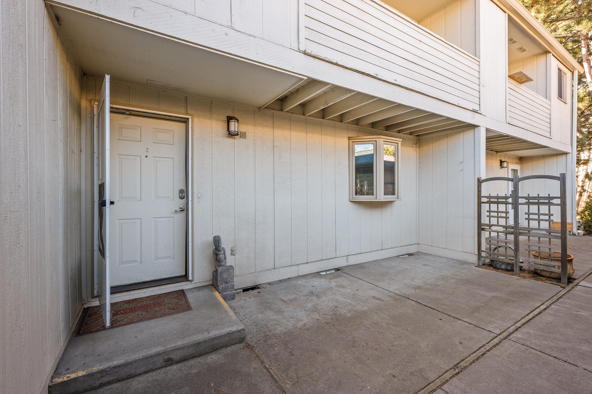 1050 NE Butler Market Road APT 2