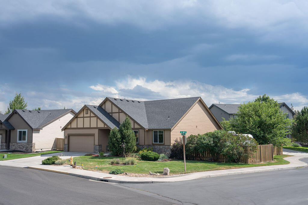 2943 SW 50th Street