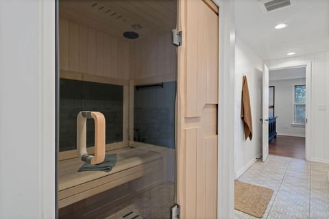 Tiny photo for 2256 NW Eastes Street, Bend, OR 97703 (MLS # 220213084)