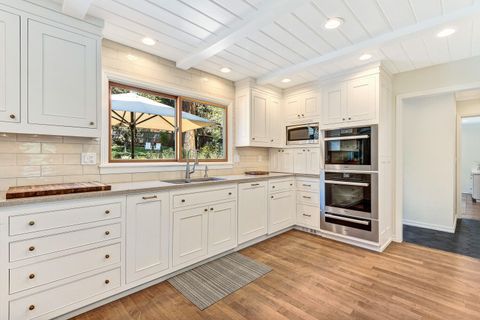 Tiny photo for 2256 NW Eastes Street, Bend, OR 97703 (MLS # 220213084)