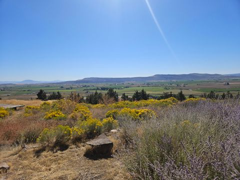 Tiny photo for 11435 Hill Road, Klamath Falls, OR 97603 (MLS # 220211119)