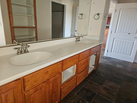 Tiny photo for 11435 Hill Road, Klamath Falls, OR 97603 (MLS # 220211119)