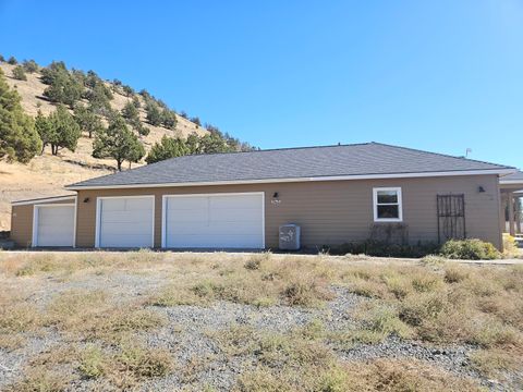 Photo of 11435 Hill Road, Klamath Falls, OR 97603 (MLS # 220211119) Photo of 11435 Hill Road, Klamath Falls, OR 97603 (MLS # 220211119)