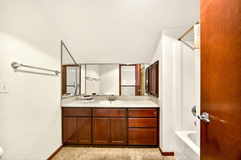 Tiny photo for 150 Graham Way, Talent, OR 97540 (MLS # 220215749)