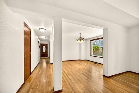 Tiny photo for 150 Graham Way, Talent, OR 97540 (MLS # 220215749)