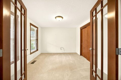 Tiny photo for 150 Graham Way, Talent, OR 97540 (MLS # 220215749)