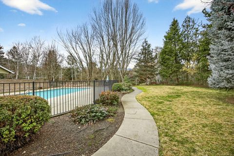 Tiny photo for 150 Graham Way, Talent, OR 97540 (MLS # 220215749)