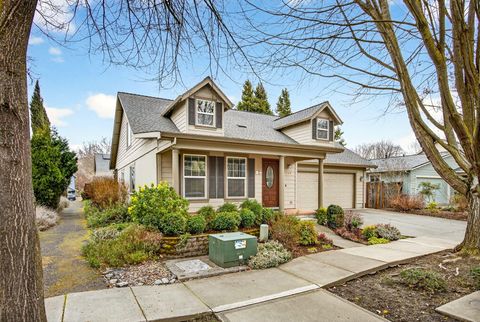 Tiny photo for 150 Graham Way, Talent, OR 97540 (MLS # 220215749)