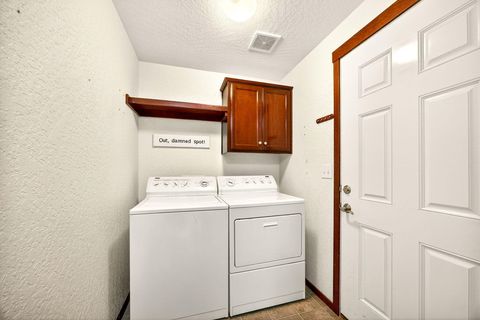 Tiny photo for 150 Graham Way, Talent, OR 97540 (MLS # 220215749)