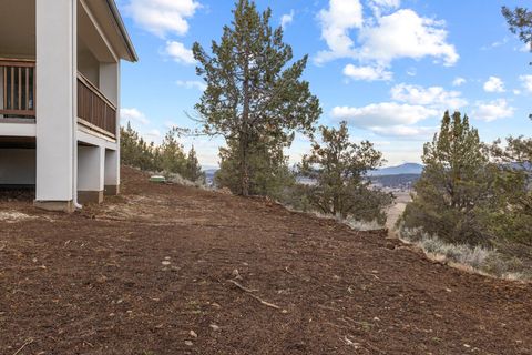 Tiny photo for 1216 Vine Maple Drive, Klamath Falls, OR 97601 (MLS # 220215649)