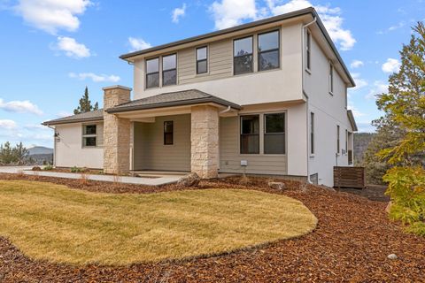 Tiny photo for 1216 Vine Maple Drive, Klamath Falls, OR 97601 (MLS # 220215649)