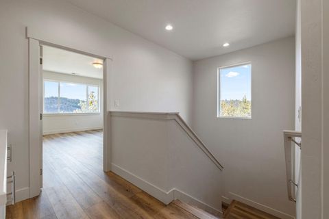 Tiny photo for 1216 Vine Maple Drive, Klamath Falls, OR 97601 (MLS # 220215649)