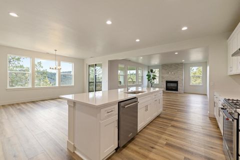 Tiny photo for 1216 Vine Maple Drive, Klamath Falls, OR 97601 (MLS # 220215649)