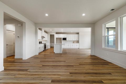 Tiny photo for 1216 Vine Maple Drive, Klamath Falls, OR 97601 (MLS # 220215649)