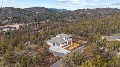 Tiny photo for 1216 Vine Maple Drive, Klamath Falls, OR 97601 (MLS # 220215649)