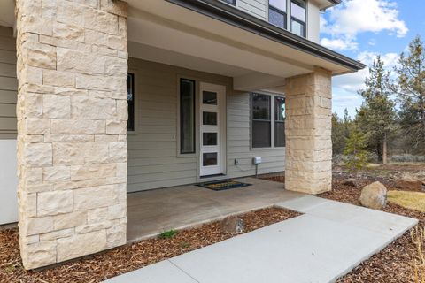 Tiny photo for 1216 Vine Maple Drive, Klamath Falls, OR 97601 (MLS # 220215649)