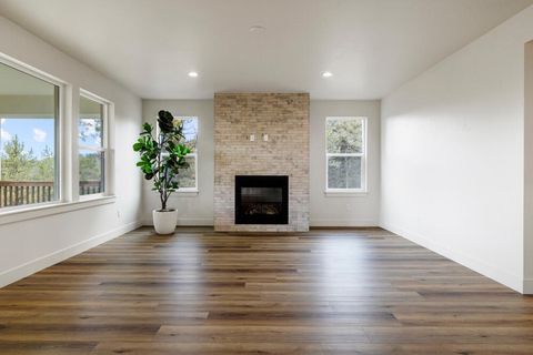 Tiny photo for 1216 Vine Maple Drive, Klamath Falls, OR 97601 (MLS # 220215649)