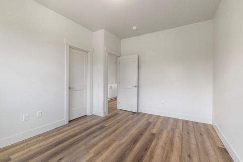 Tiny photo for 1216 Vine Maple Drive, Klamath Falls, OR 97601 (MLS # 220215649)