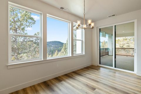 Tiny photo for 1216 Vine Maple Drive, Klamath Falls, OR 97601 (MLS # 220215649)