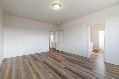 Tiny photo for 1216 Vine Maple Drive, Klamath Falls, OR 97601 (MLS # 220215649)