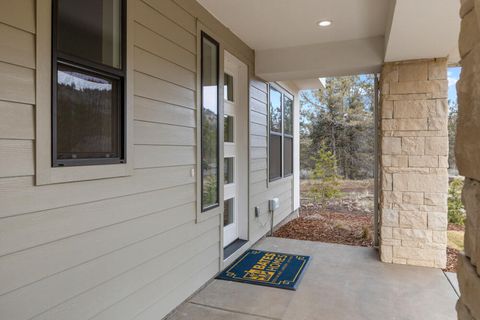 Tiny photo for 1216 Vine Maple Drive, Klamath Falls, OR 97601 (MLS # 220215649)