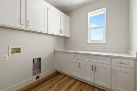 Tiny photo for 1216 Vine Maple Drive, Klamath Falls, OR 97601 (MLS # 220215649)