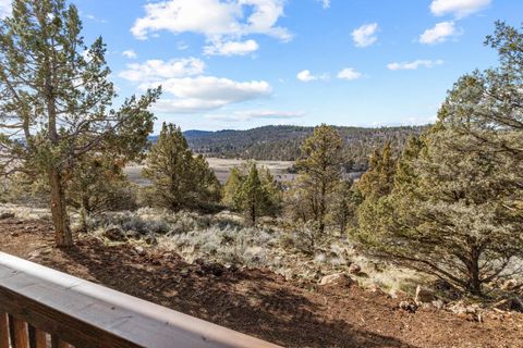 Tiny photo for 1216 Vine Maple Drive, Klamath Falls, OR 97601 (MLS # 220215649)