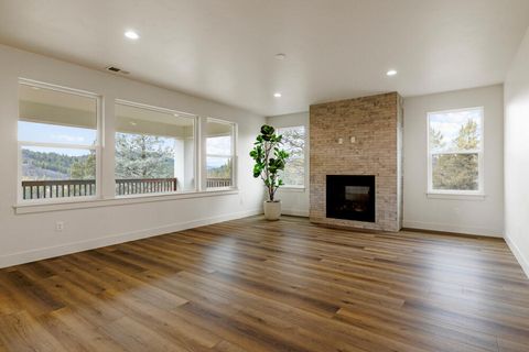 Tiny photo for 1216 Vine Maple Drive, Klamath Falls, OR 97601 (MLS # 220215649)