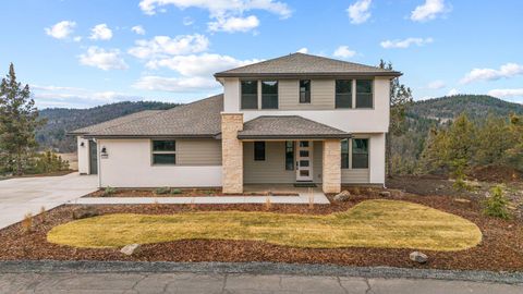 Tiny photo for 1216 Vine Maple Drive, Klamath Falls, OR 97601 (MLS # 220215649)