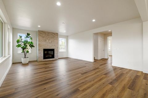 Tiny photo for 1216 Vine Maple Drive, Klamath Falls, OR 97601 (MLS # 220215649)