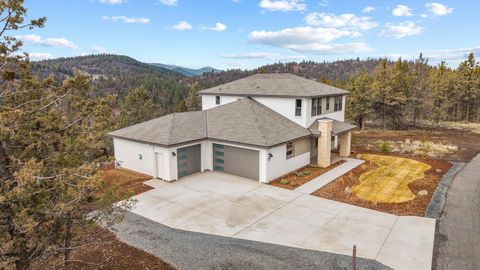 Tiny photo for 1216 Vine Maple Drive, Klamath Falls, OR 97601 (MLS # 220215649)