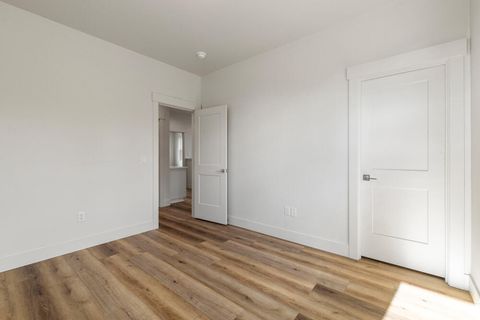 Tiny photo for 1216 Vine Maple Drive, Klamath Falls, OR 97601 (MLS # 220215649)